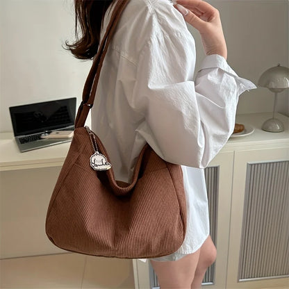 Sac Cabas Femme en Velours Côtelé – Grande Capacité, Fermeture Zip & Patch Chapeau