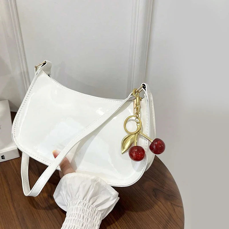 Sac à Main Femme en Cuir PU – Pendentif Cerise, Bandoulière & Style Fashion Quotidien